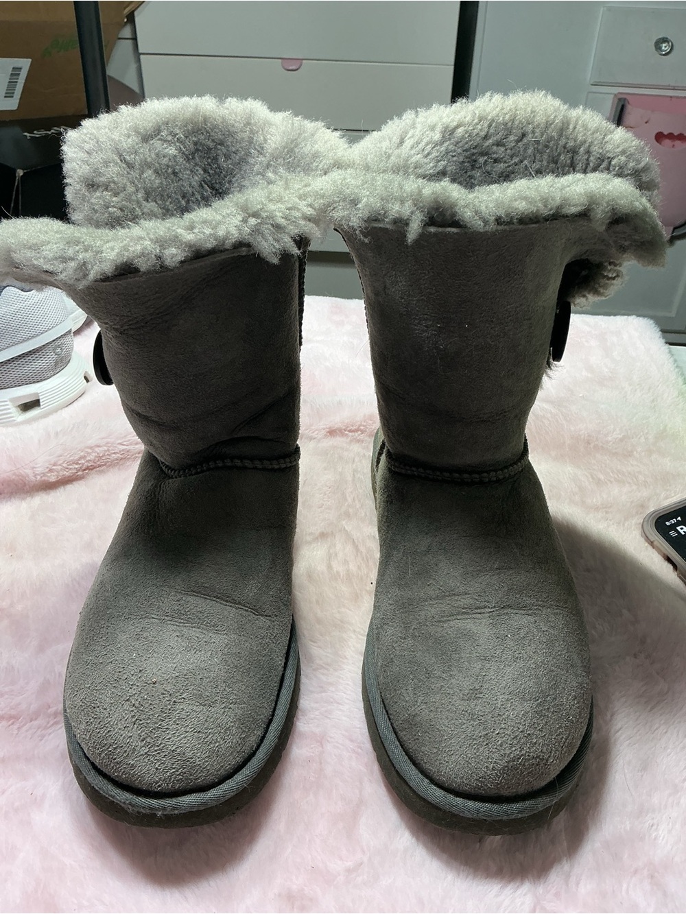 UGG Gray Shearling-Lined Short Winter Boots b95